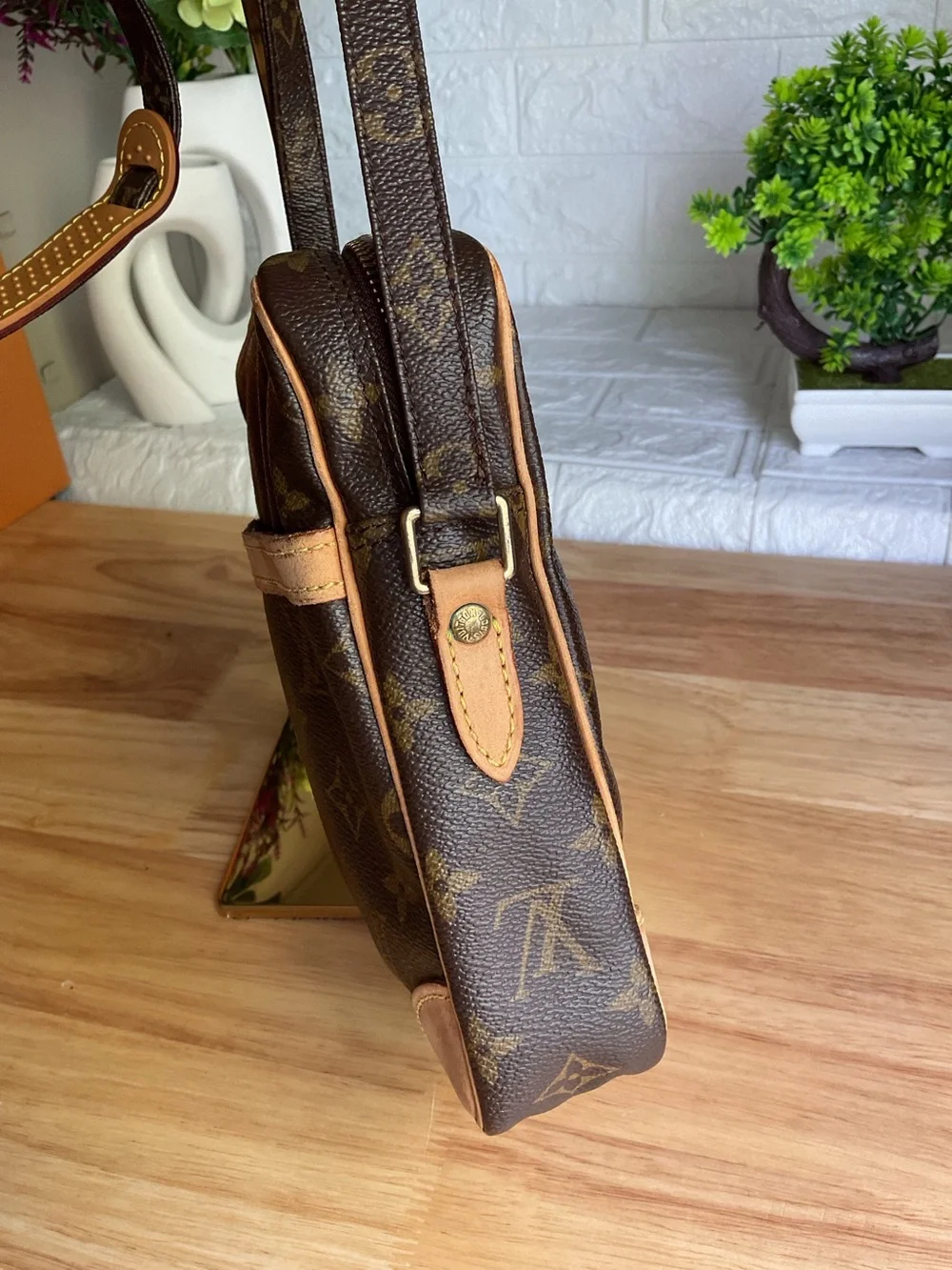 ✅LV AUTHENTIC Monogram Messenger UNISEX Bag LOUIS Vuitton - Picture 12 of 14